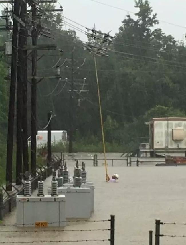 1638118080 362 18 Gambiarras que passaram bem longe de ser uma boa