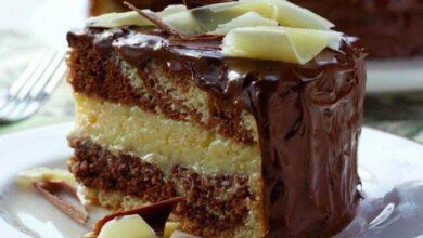 Bolo de Chocolate Recheado com Beijinho