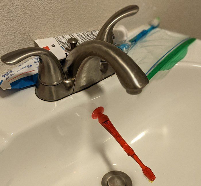 1662086984 749 23 Fotos que provam que as criancas sempre encontram novas