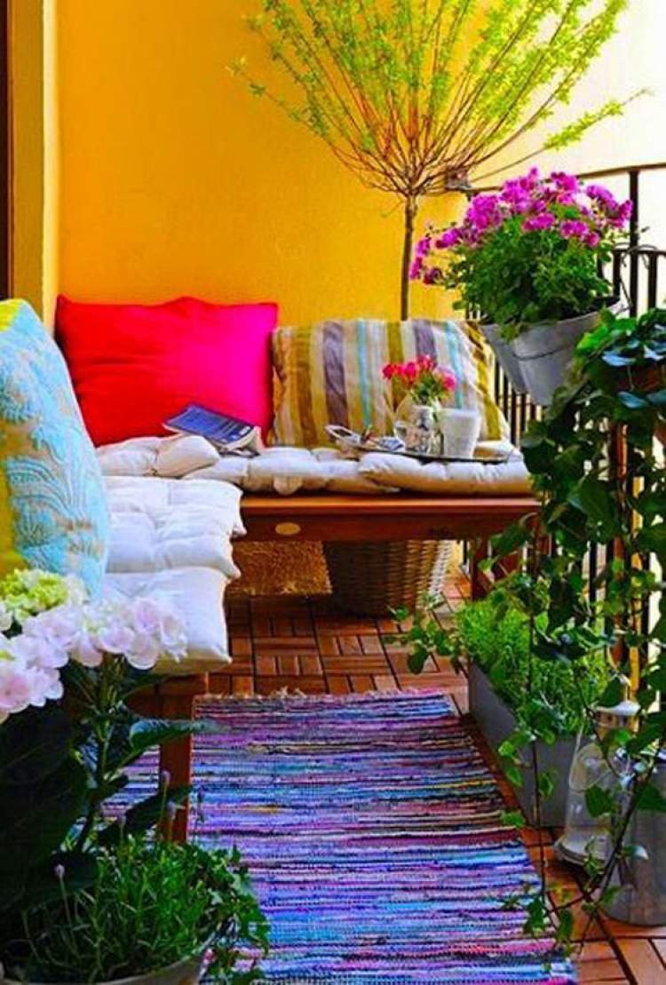 1751517034 606 12 ideias faceis para decorar a varanda ou sacada Paredes coloridas para decorar a varanda ou sacada
