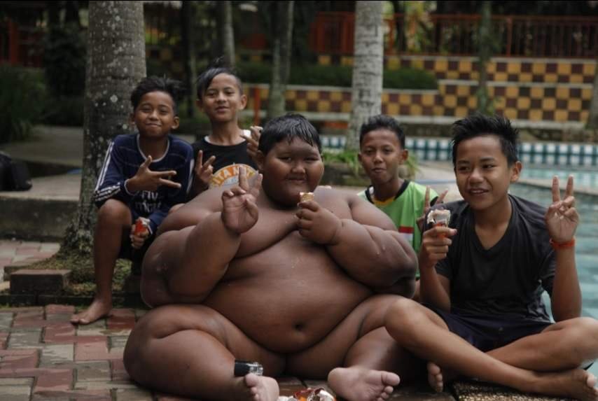 1751586007 571 menino mais gordo do mundo que pesava 190 quilos passa 1614045238 740 Menino mais gordo do mundo que pesava 190 quilos passa