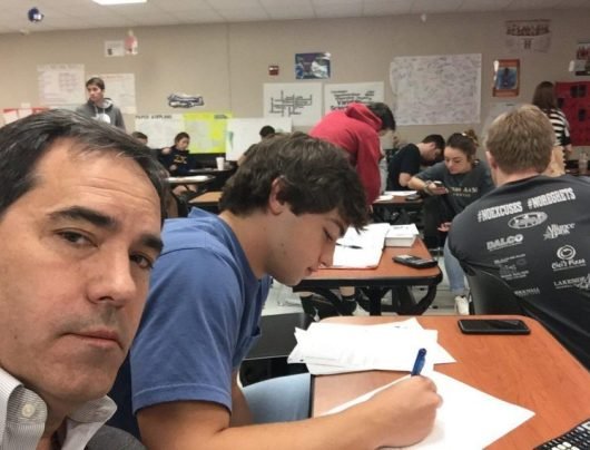 1751587783 124 jovem faz a vida do professor num inferno mas o castigo-inteligente2