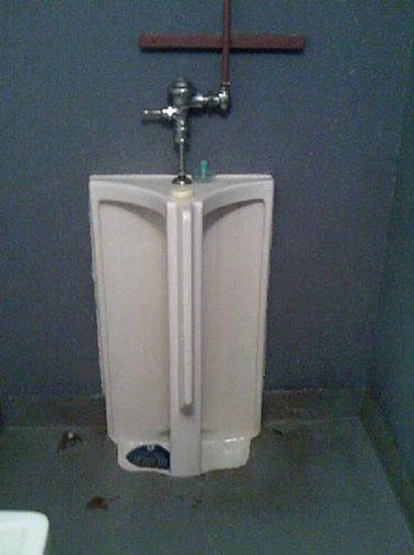 1751591363 335 11 vasos sanitarios bem estranhos e bizarros 1493393261 842 11 vasos sanitarios mais bizarros que voce vera
