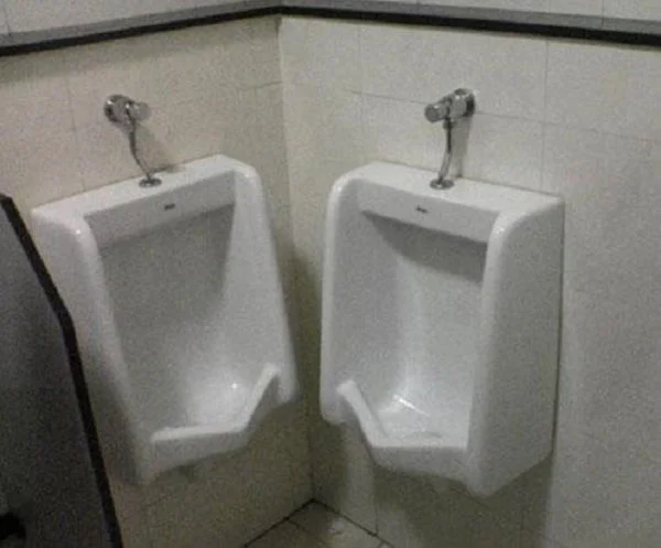 1751591363 845 11 vasos sanitarios bem estranhos e bizarros 1493393260 815 11 vasos sanitarios mais bizarros que voce vera