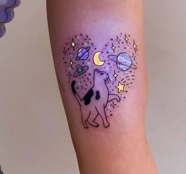 1584626185 815 Tatuadora australiana faz tatuagens brilhantes que parecem ganhar vida