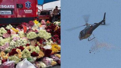 bombeiros lancam chuva de petalas pelas vitimas da tragedia em Bombeiros lançam chuva de pétalas pelas vítimas da tragédia em Brumadinho