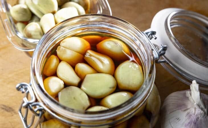 Como fazer alho em conserva praticidade para sua cozinha