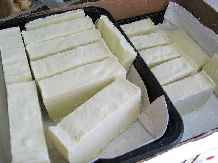 como fazer sabao com oleo de cozinha usado Como fazer sabão com óleo de cozinha usado