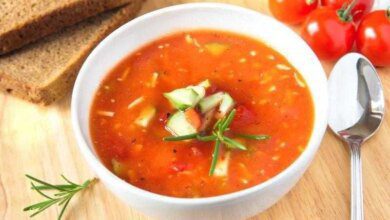 Confira os benefícios da sopa crua de tomate s