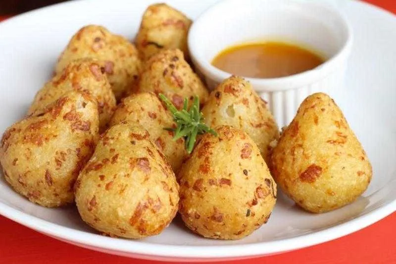 coxinha de tapioca com queijo branco nao leva farinha ou Coxinha de tapioca com queijo branco, não leva farinha ou óleo no preparo