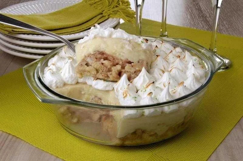 doce de banana com creme e suspiro Doce de banana com creme e suspiro