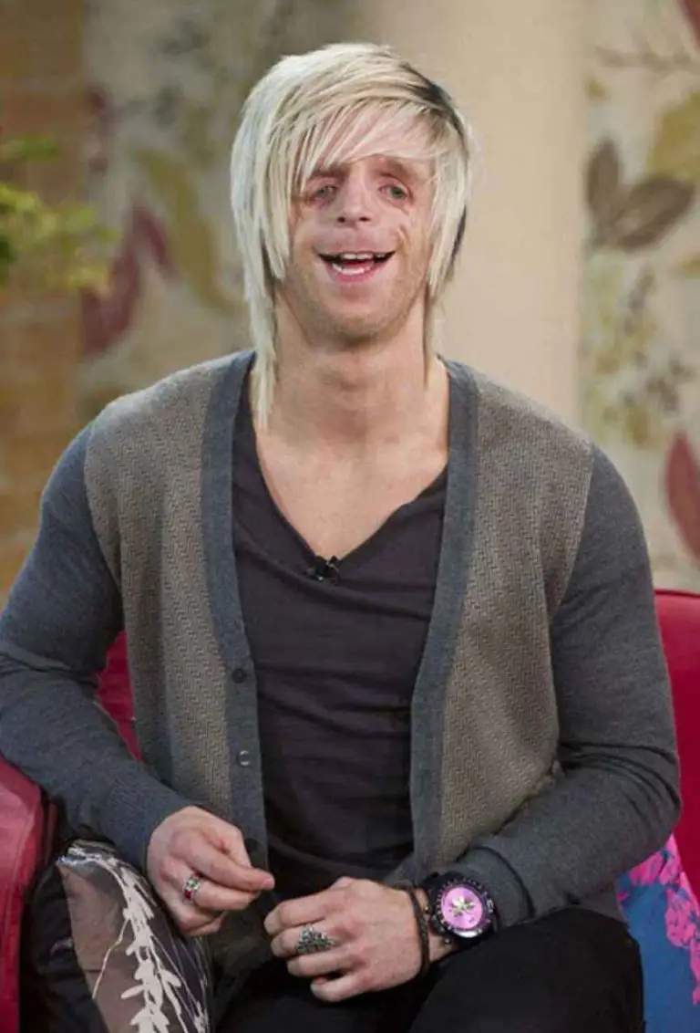 1490975894 415 ele foi abandonado ao nascer e adotado por um milionario veja o que ele fez com a fortuna