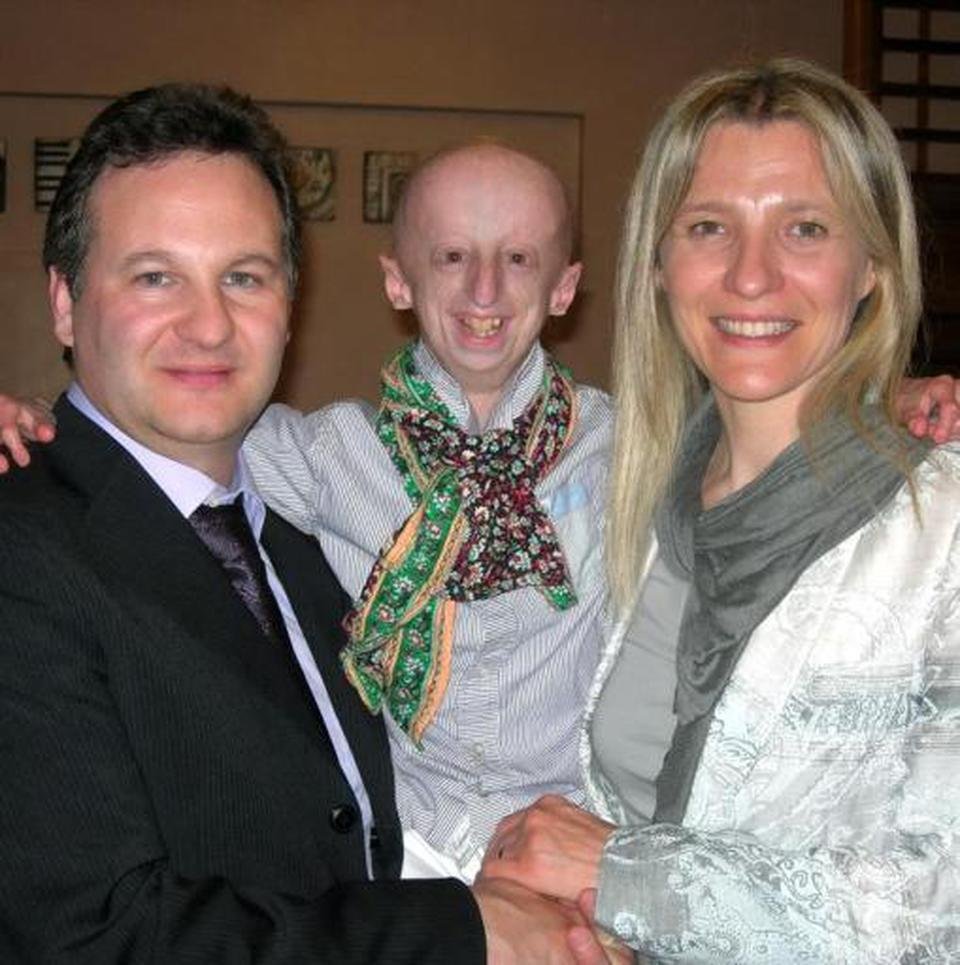 Em busca de uma “cura” para sua doença jovem torna-se biólogo