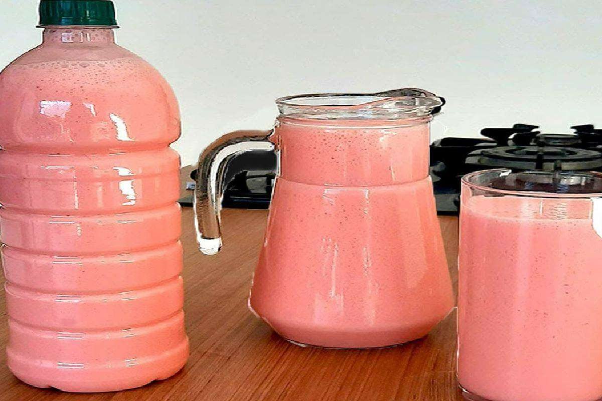 Iogurte caseiro de morango delicioso você vai ver que fica igual de marca famosa