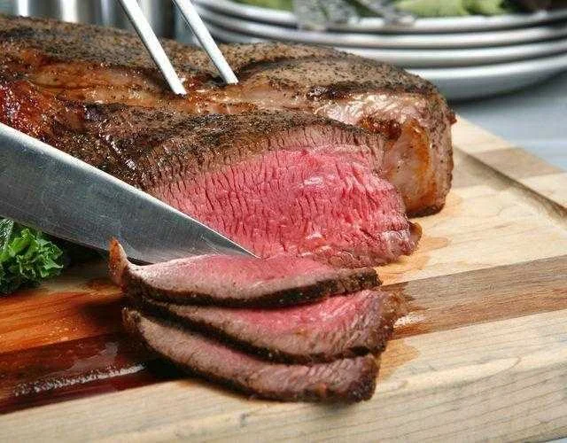 Os pontos positivos e negativos da carne vermelha