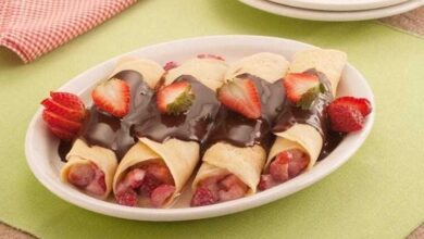 Panqueca de morango e leite condensado