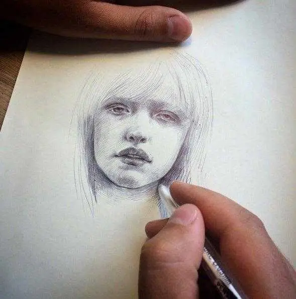 parece a cabeca de uma garota mas olhe de novo e de cair o