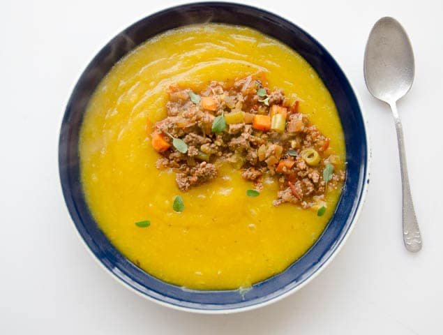 sopa de mandioquinha com carne moida 1564000084 956 Sopa de mandioquinha com carne moida Coisa de Vo
