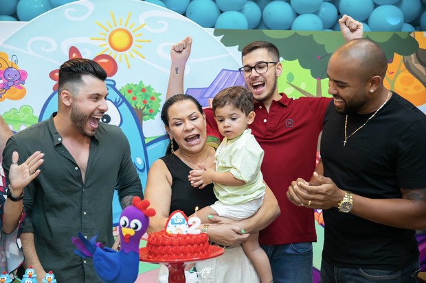 video dona ruth da 1a vez entrevista sobre disputa por Murilo Huff com a família de Marília Mendonça - Foto: Reprodução